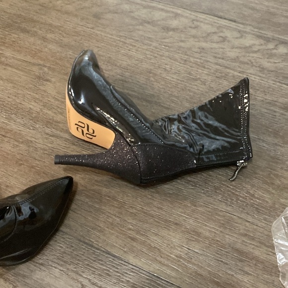 NWT BURJU Savage Ankle Closed Pointed Toe Wet Look With Sparkle Heel size 5 - Picture 8 of 9